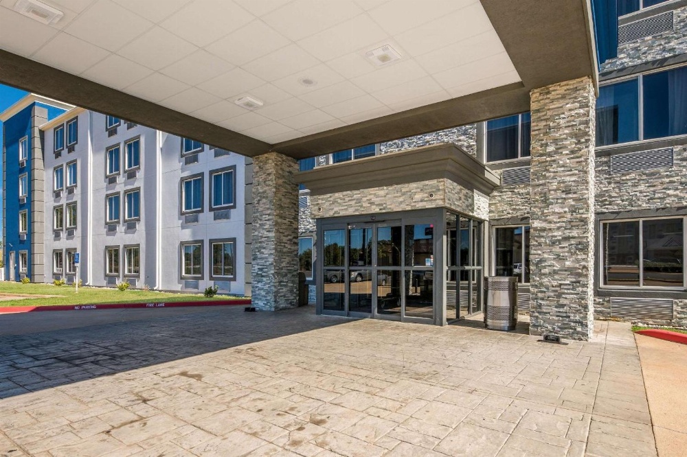 Comfort Inn Main image